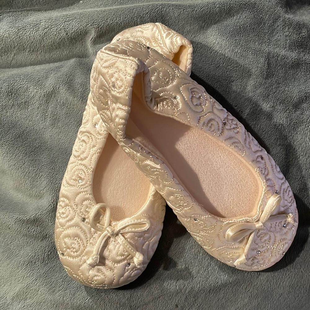 Isotoner Intimate Slippers
